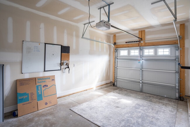 Building Photo - 202 N Stingray Ln