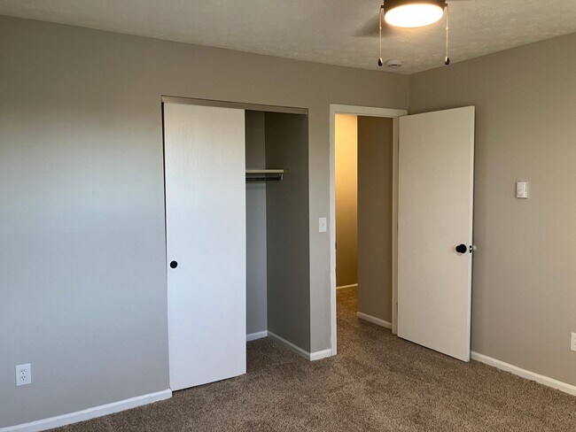 Building Photo - 2 Bedroom and 1.5 Bath Townhome - Troy, Ohio!