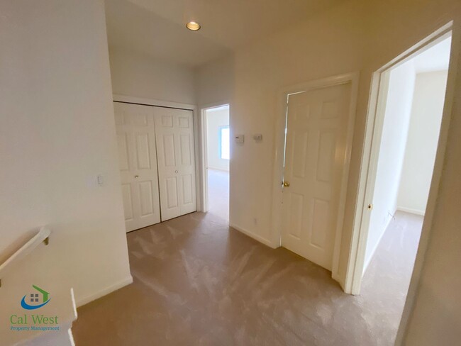 Building Photo - $6995-Amazing 4 Bed/3 Bath Home in Mtn. Vi...
