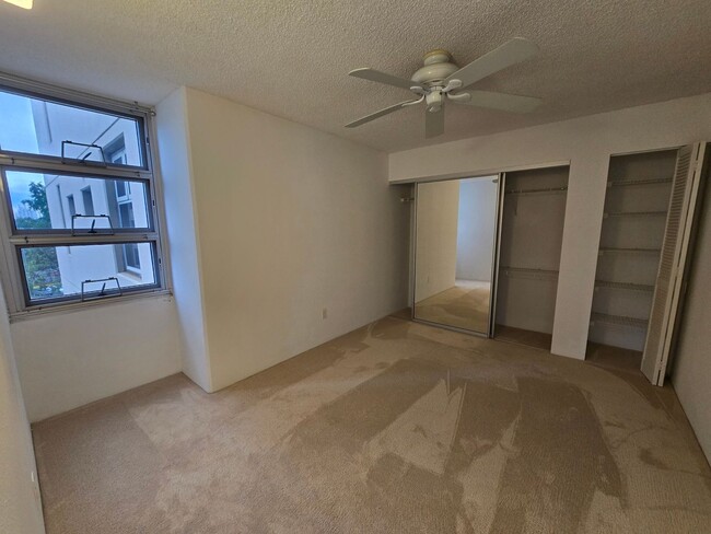 Building Photo - 1450 Young St