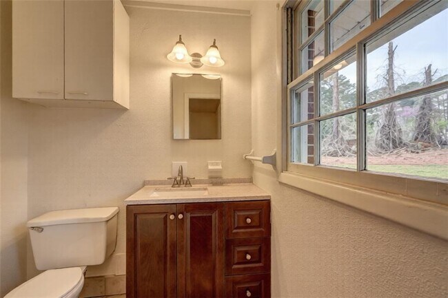 Building Photo - 5805 Singleton Rd