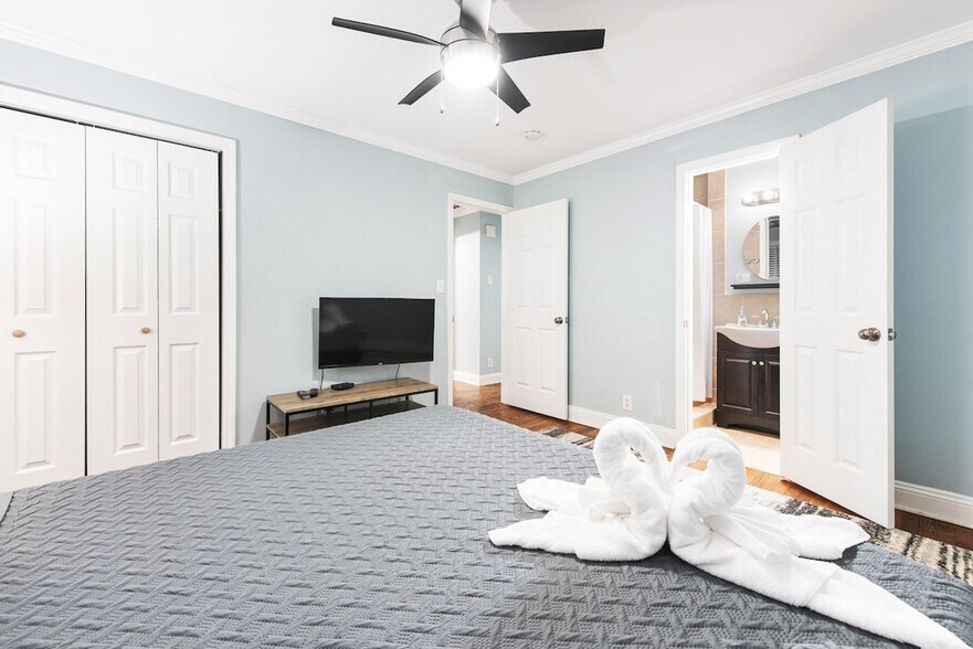 Building Photo - 2596 Dawn Dr