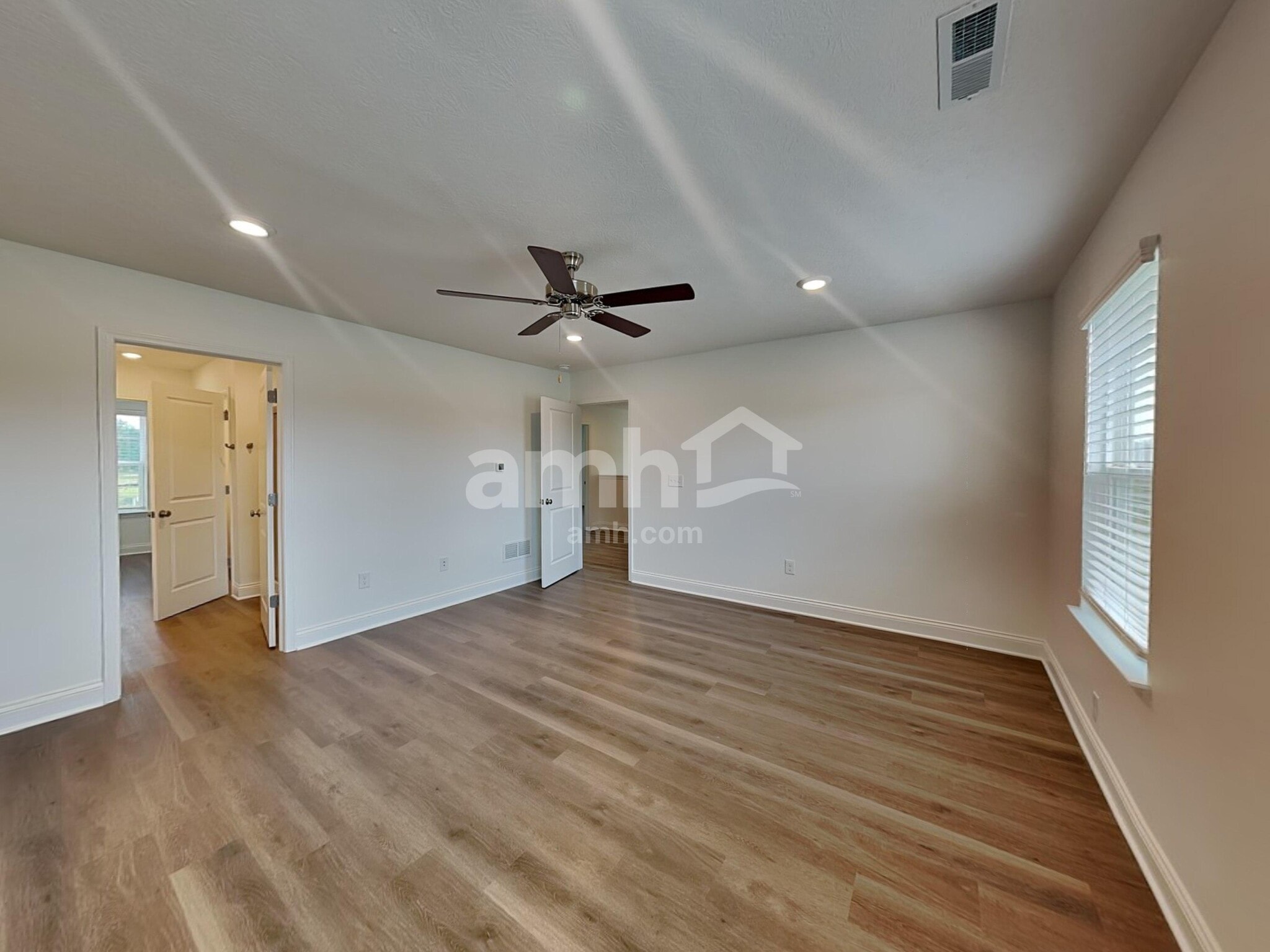 Building Photo - 9045 Lucy Dr