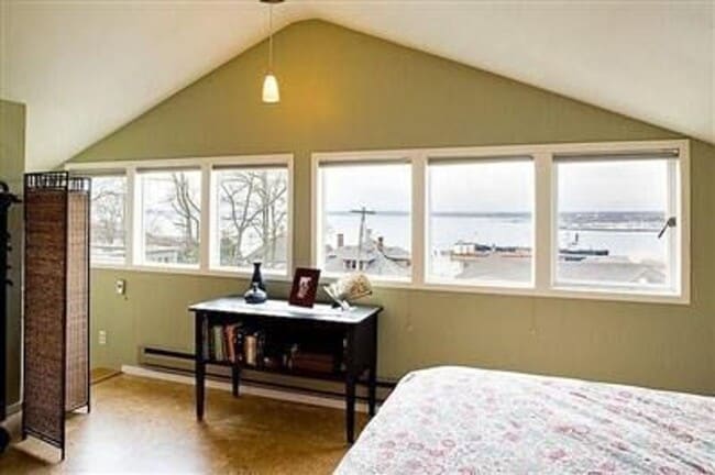 Building Photo - September Pre-lease - 6Bd/3Ba