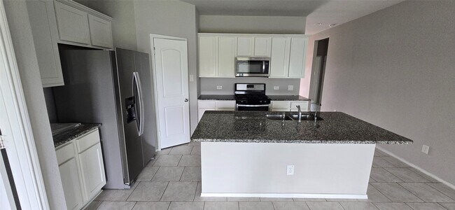 Building Photo - 22514 Busalla Trail