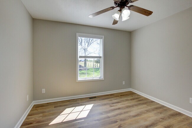 Building Photo - 51 Winding Oaks