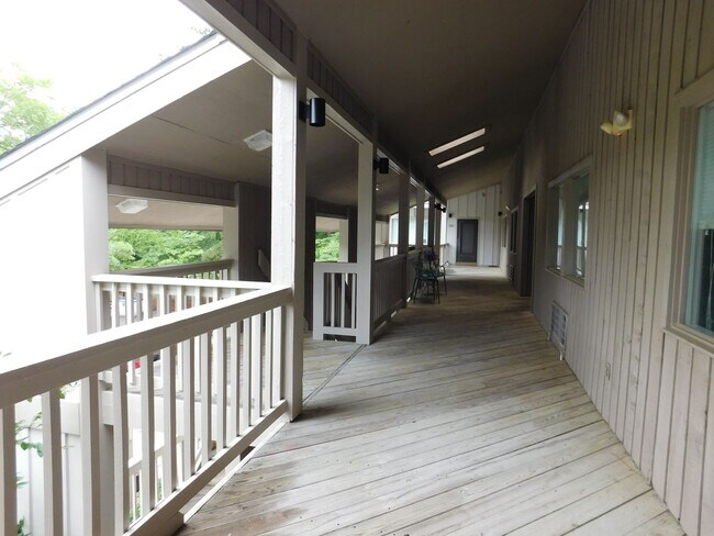 Building Photo - 6222 Harbourside Dr
