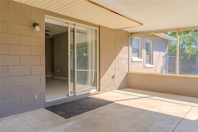 Building Photo - 150 Lady Susan Ct