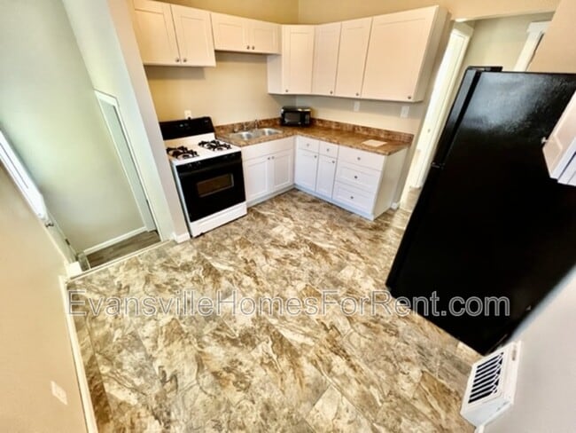 Building Photo - 1324 Gavitt St