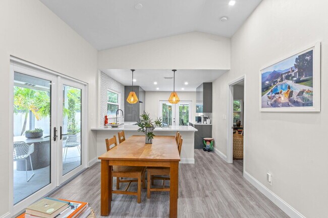 Building Photo - 2474 Bedford Mews Dr