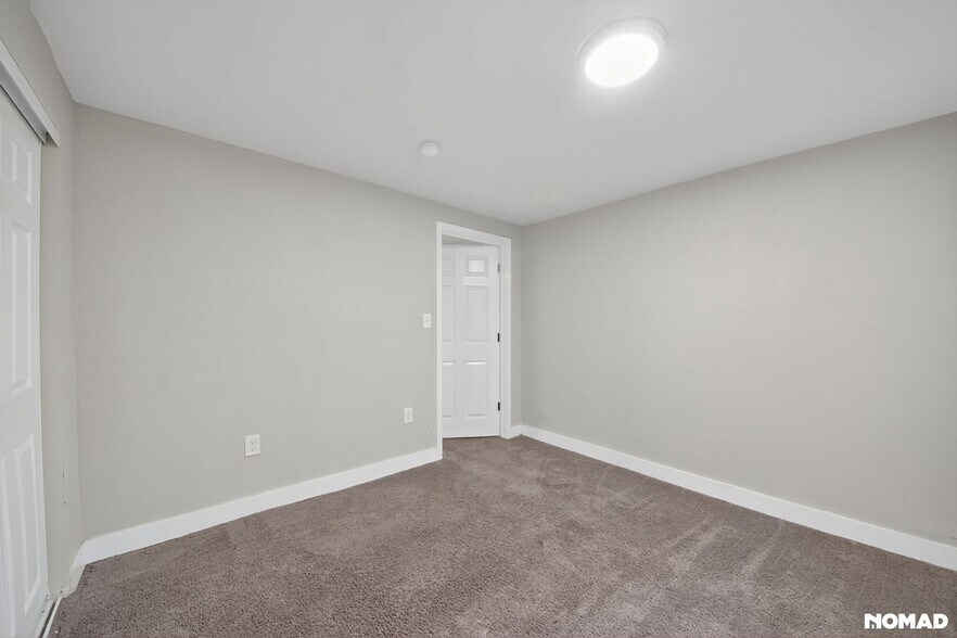 Building Photo - 4331 W 82nd Ave