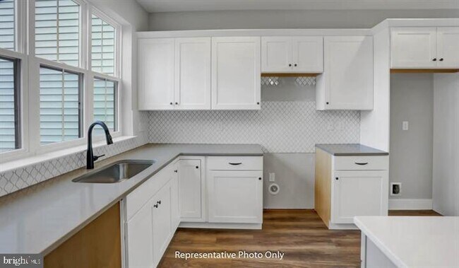 Building Photo - 403 Estate Dr