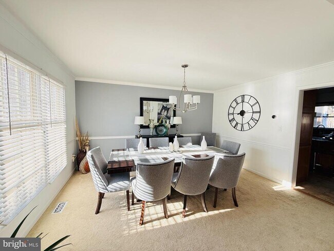 Building Photo - 16108 Kennedy St