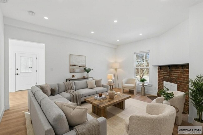 Building Photo - 134 E Main St