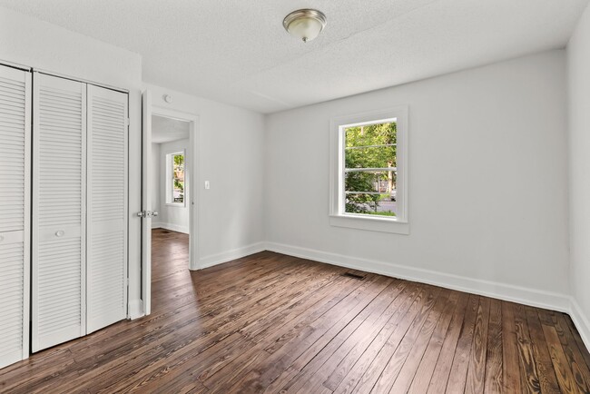Building Photo - Charming 2 Bedroom, 2 Bathroom house