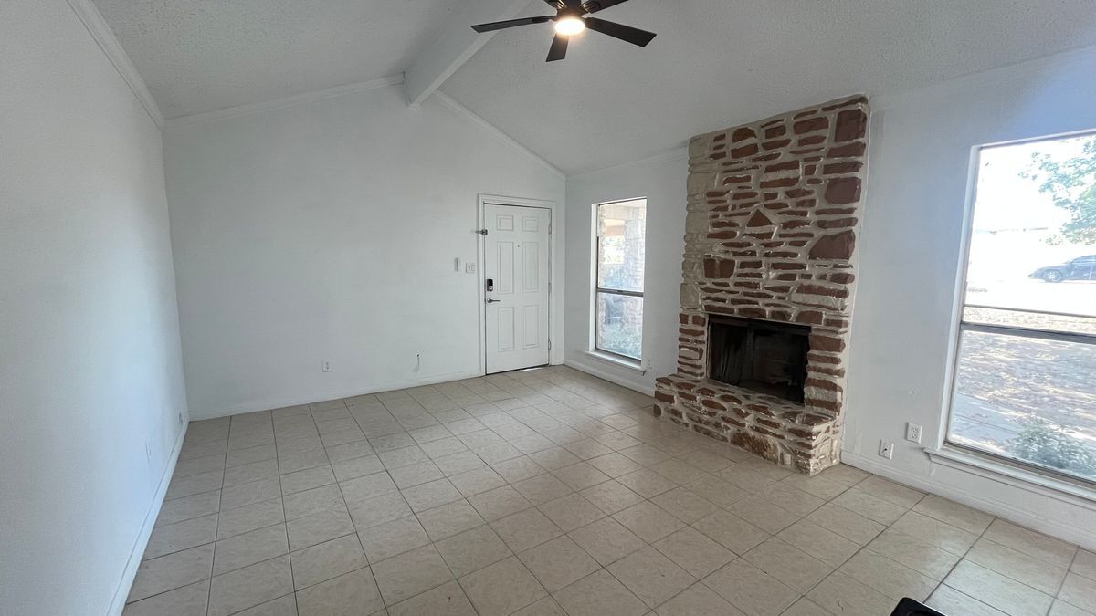 Building Photo - 9515 Aberdeen Way