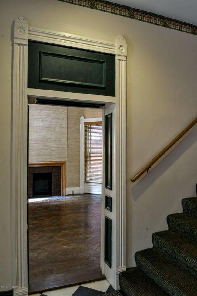 Building Photo - 1454
