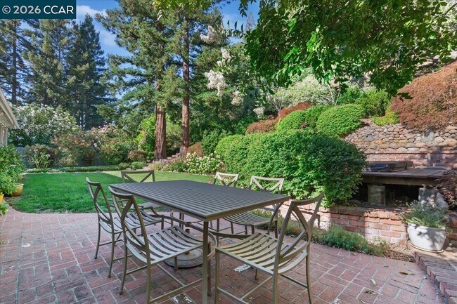 Building Photo - 539 Dalewood Dr