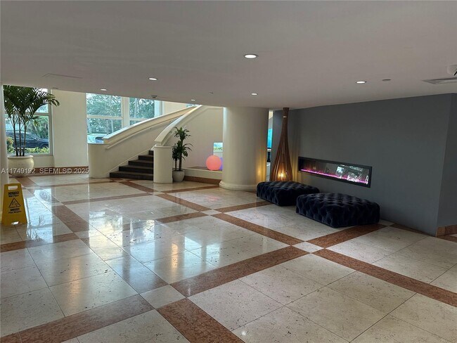 Building Photo - 10350 W Bay Harbor Dr