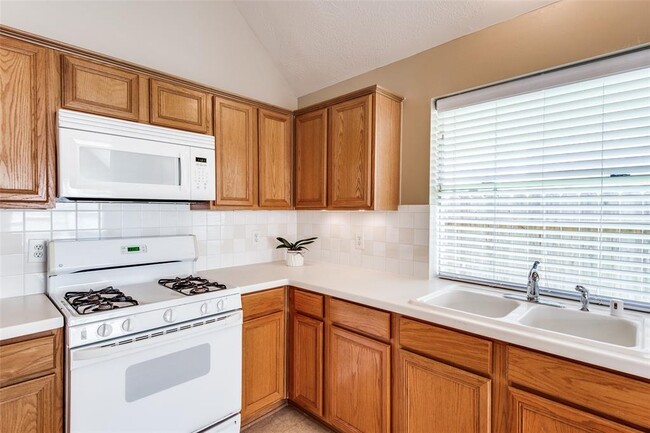 Building Photo - 7302 Hollow Field Ln