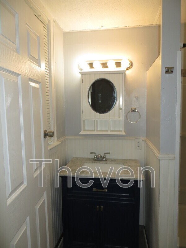 Building Photo - 191 Hampshire St