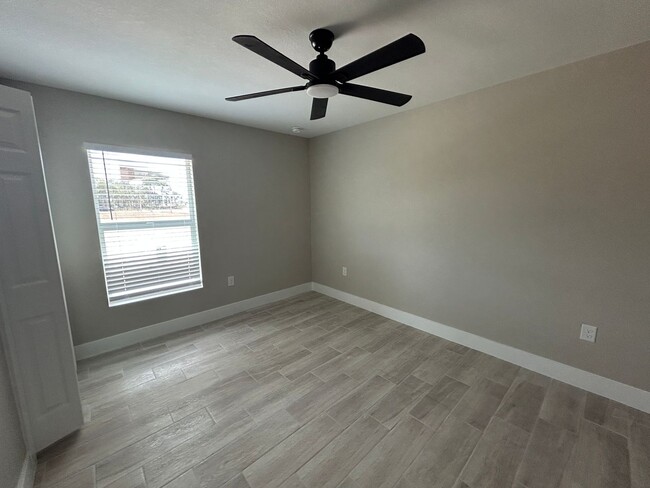 Building Photo - 2314 Kismet Pkwy