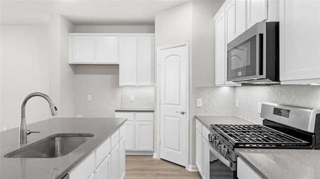 Building Photo - 3720 Paradise Way