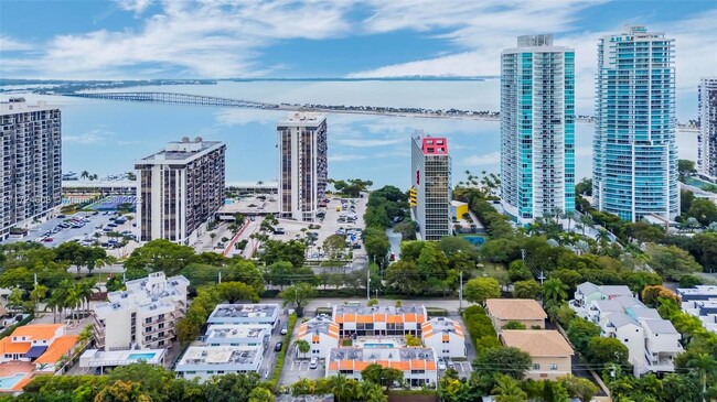 Building Photo - 1990 Brickell Ave