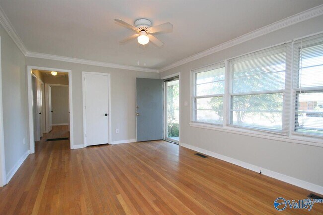 Building Photo - 403 Arthur St NW