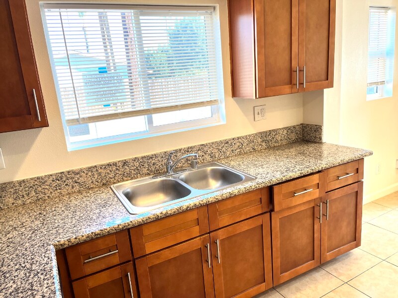 Building Photo - 4531 Park Ave