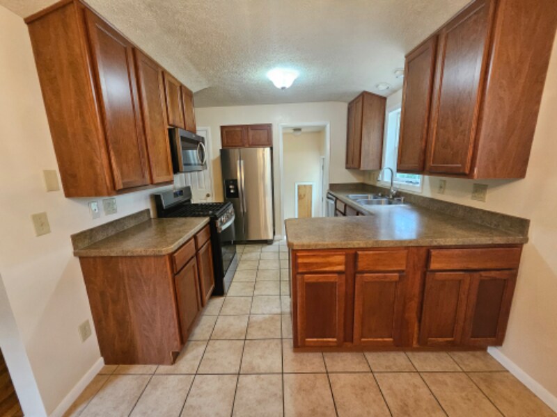 Building Photo - 8376 Priem Rd