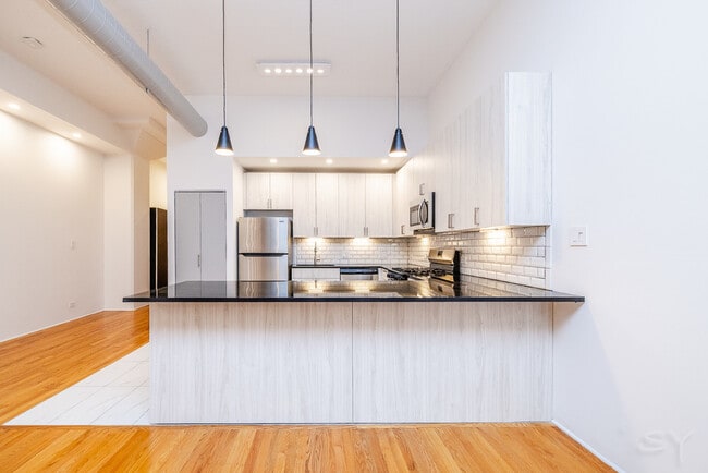 Building Photo - 1021 S State St