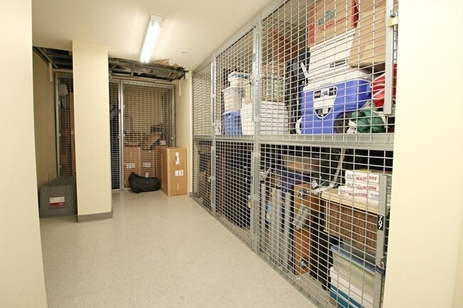 Building Photo - 175 Cottage St