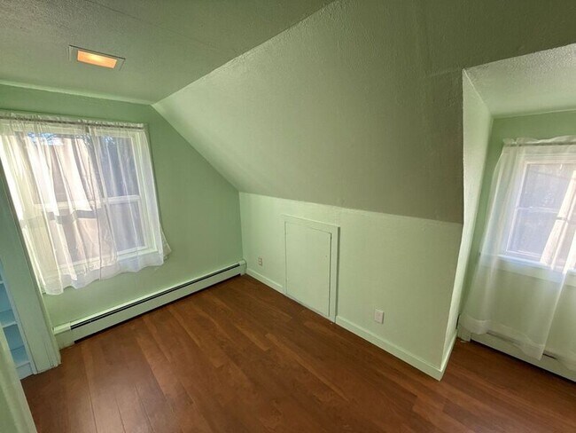 Building Photo - 1947 Marion St SE