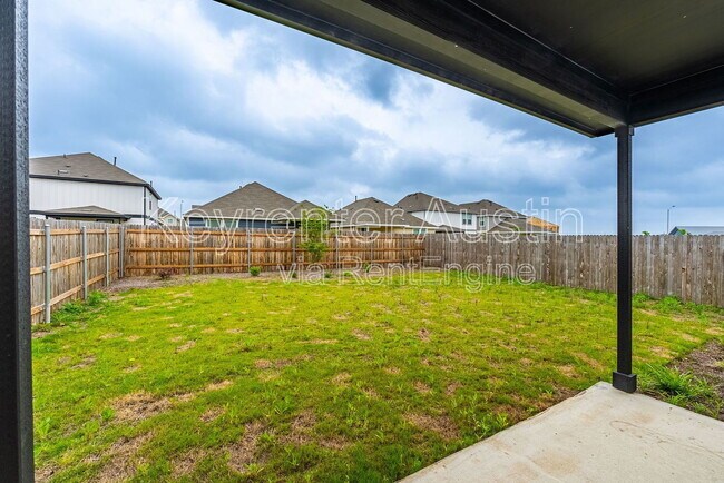 Building Photo - 1520 Holly Lk Dr