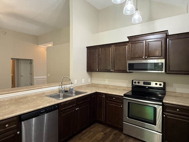 Building Photo - 146 Aquinnah Dr