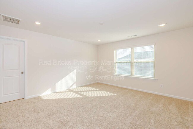 Building Photo - 317 Planters Trace Ln