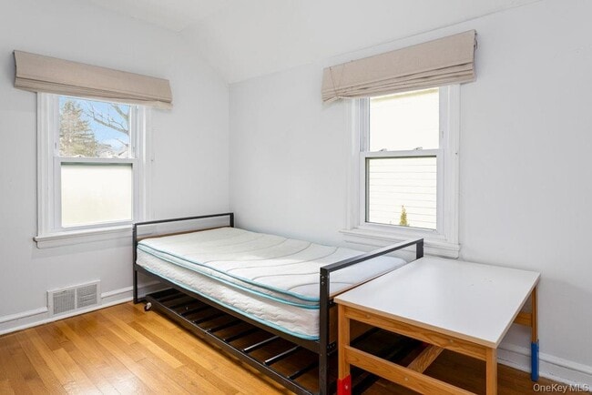 Building Photo - 155 White Rd