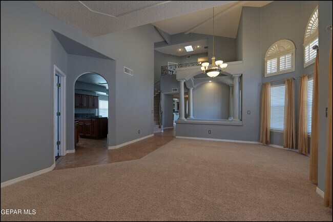 Building Photo - 6300 Franklin Vista Dr