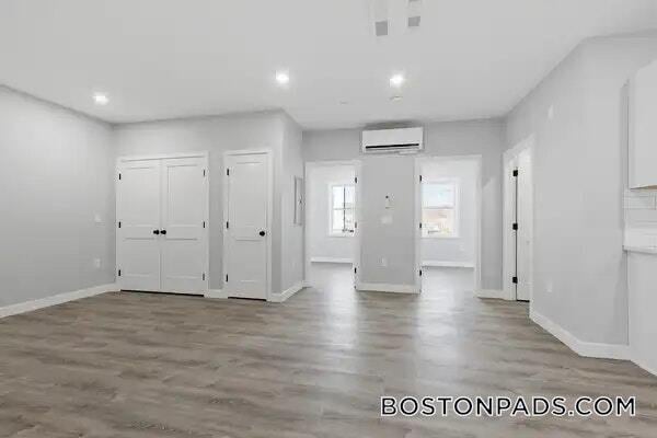Building Photo - 631 Franklin St