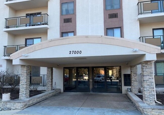 Building Photo - Towers of Valley Run - 1 Bedroom Condo in ...