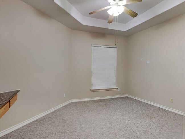 Building Photo - *No Application Fee* *$500 off First Month...