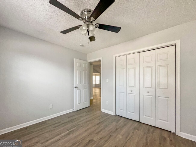 Building Photo - 615 Fieldcrest Dr