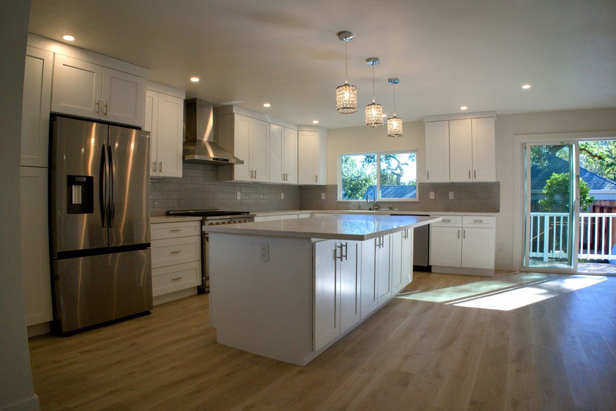 Building Photo - 604 Los Olivos Rd