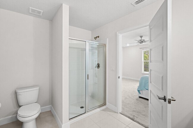 Building Photo - 692 NE Turtleback Trail