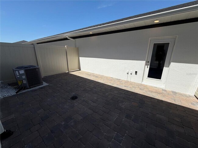 Building Photo - 474 Lady Palm St