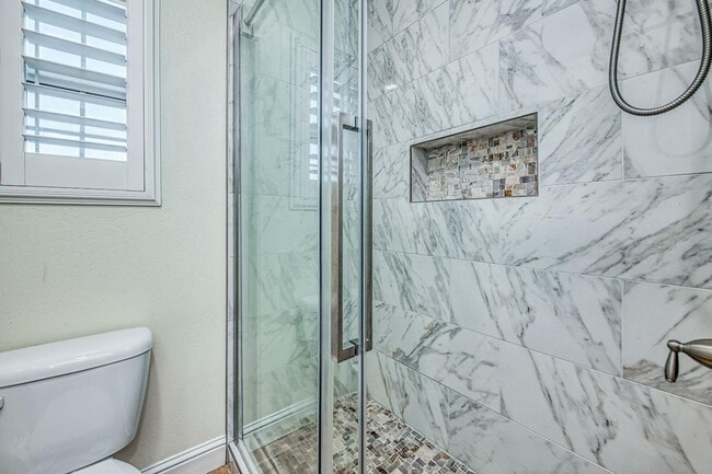 Building Photo - 10509 N Sierra Vista Ave