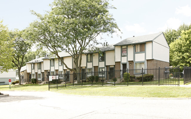 Primary Photo - Arbor Manor Apartments