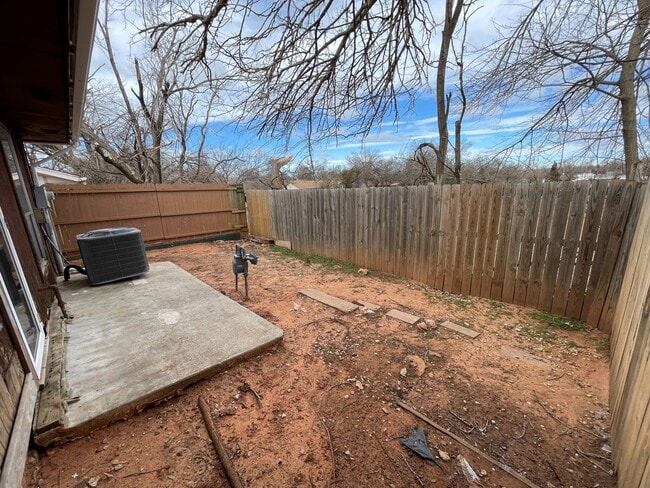 Building Photo - Duplex for Lease in Midwest City May