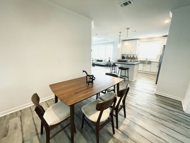 Building Photo - 34628 Ballyhoo Dr